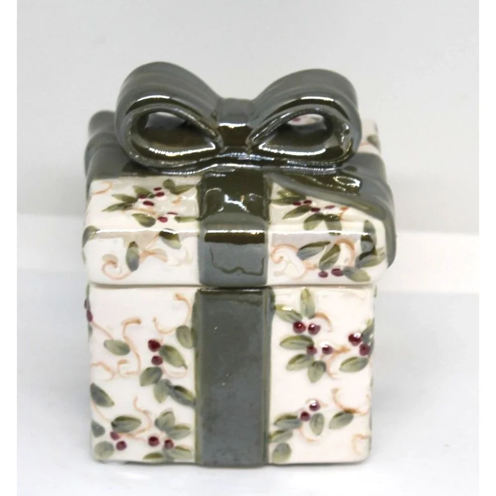 Yankee Candle Gift Box Present Tealight Ceramic Candle Holder Candle Included